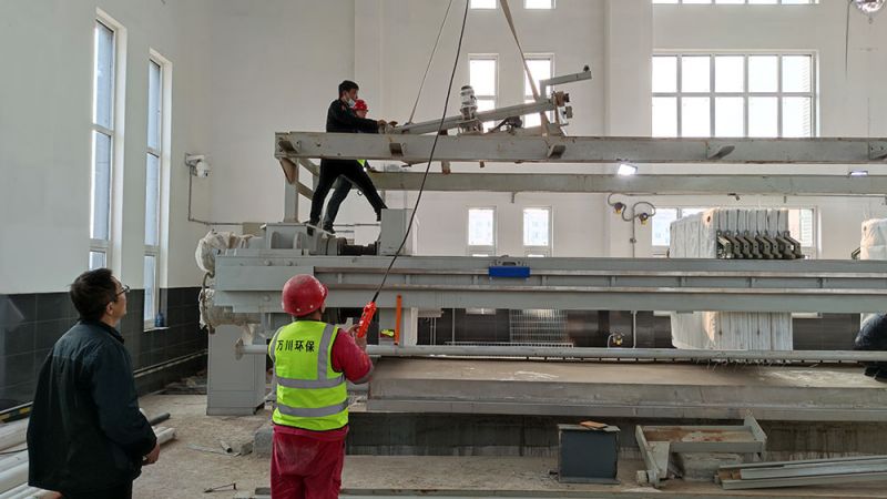 折(zhe)疊帶(dai)式壓濾(lv)機的結構(gou)特點(dian)