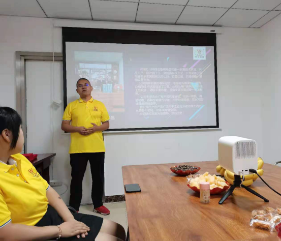 河南萬(wan)川環(huan)保設備(bei)有(you)限公(gong)司2021年(nian)上半年(nian)錶彰大會(hui)