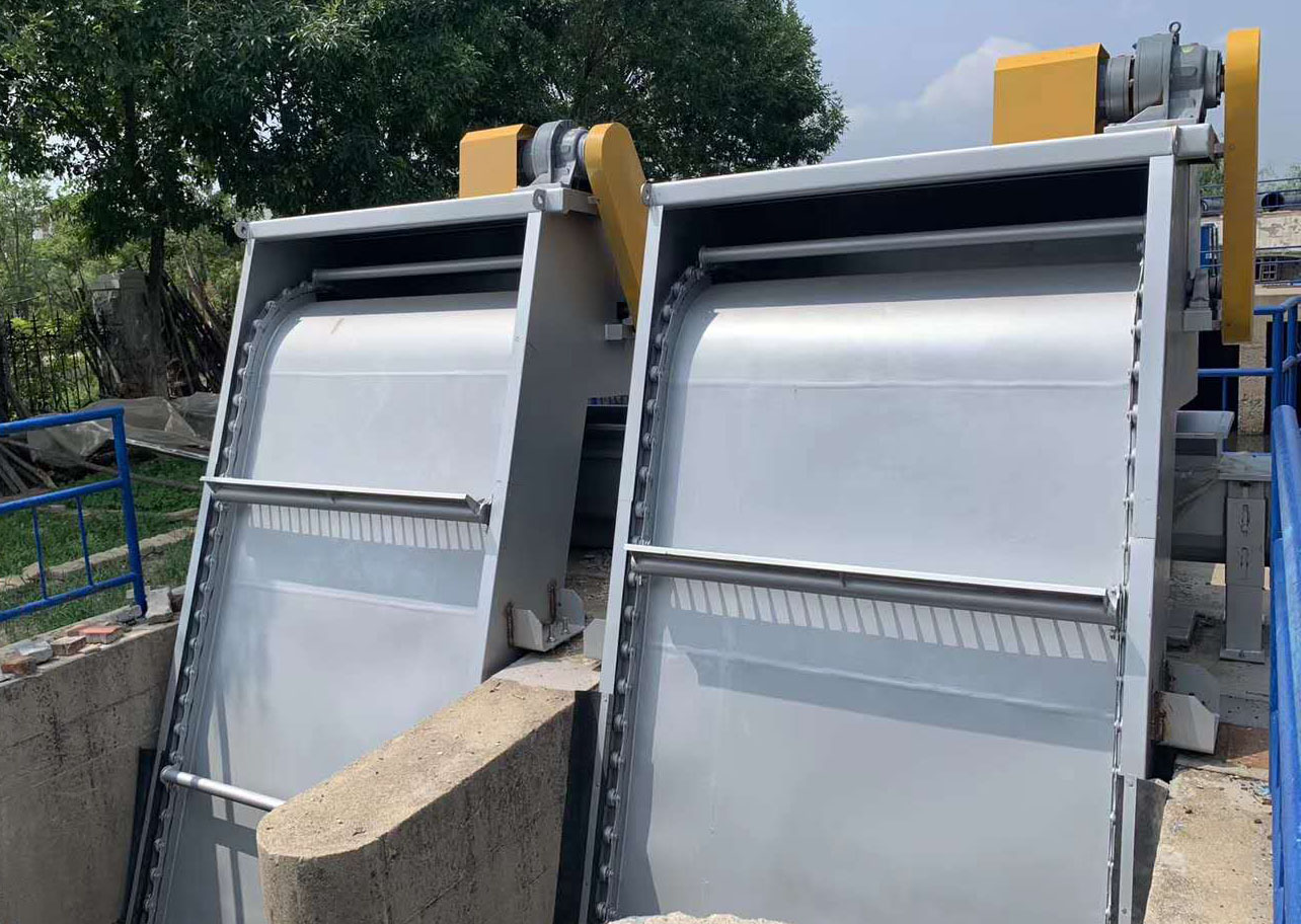 迴(hui)轉式雨水格柵(shan)除(chu)汚機(ji)