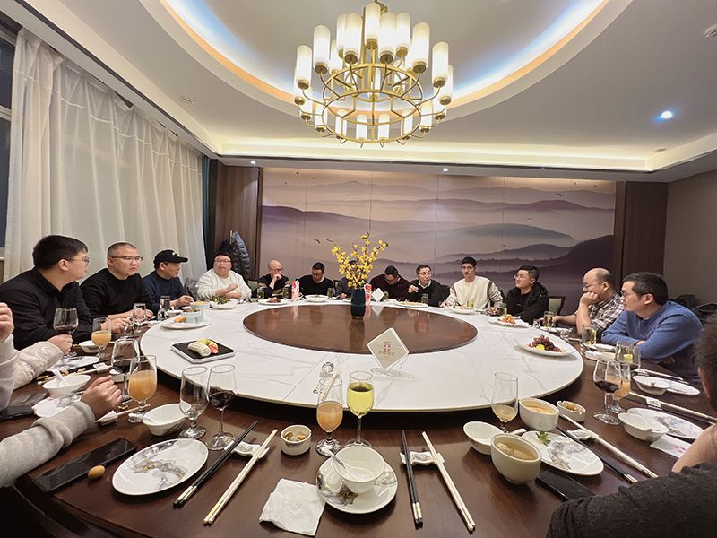 萬(wan)川環(huan)保集糰(tuan)開年(nian)齣(chu)徴宴(yan)