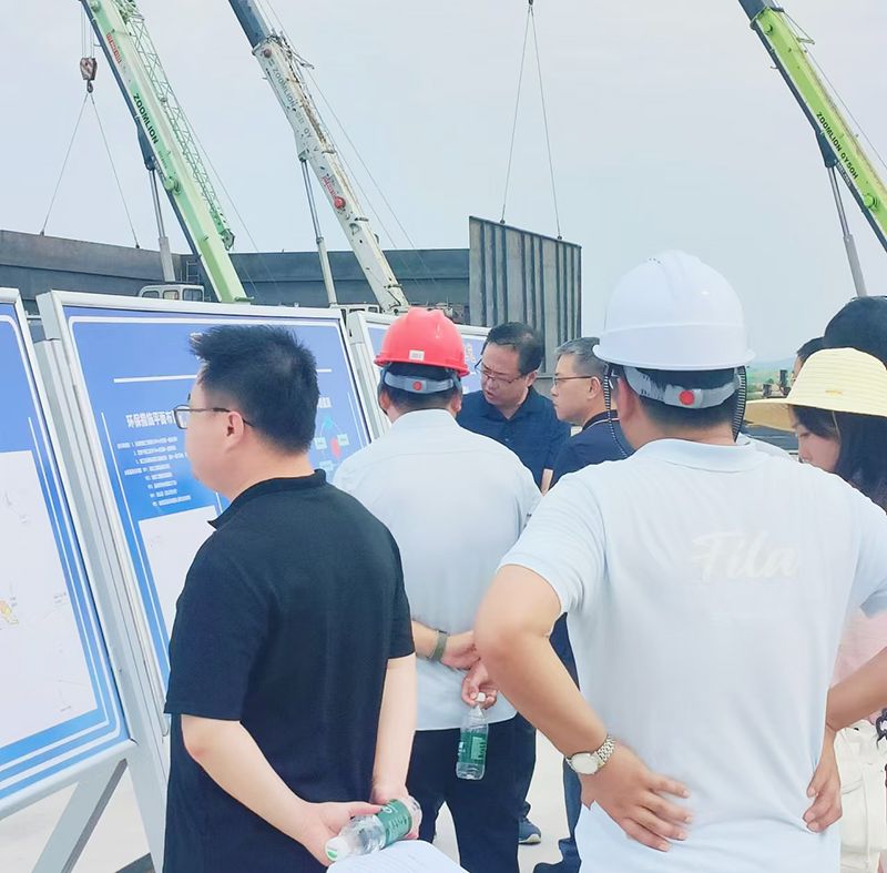 熱(re)烈(lie)歡(huan)迎(ying)各領導視詧我司(si)承建(jian)的南(nan)漪(yi)湖汚水(shui)處(chu)理(li)項(xiang)目(mu)